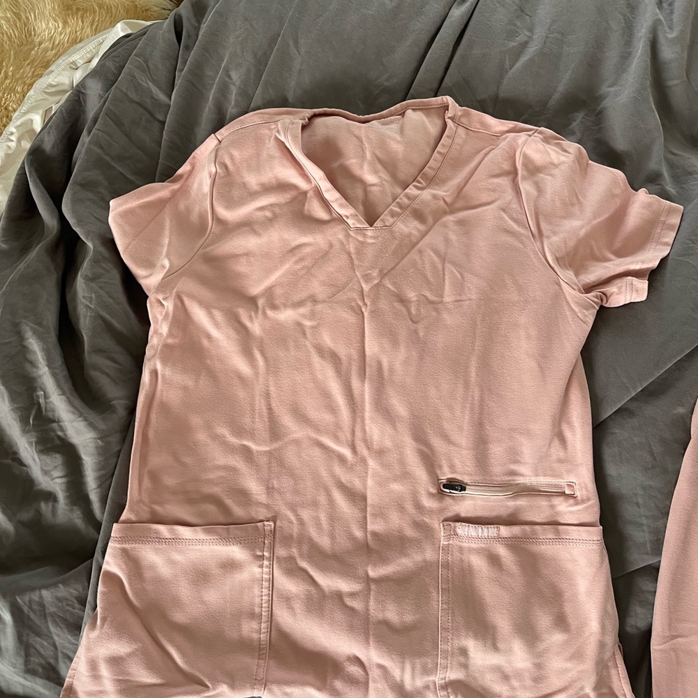 $40for 2sets of Jaanuu scrubs.One pair worn 2x other NWT. MT pants and L shirts - Picture 6 of 8